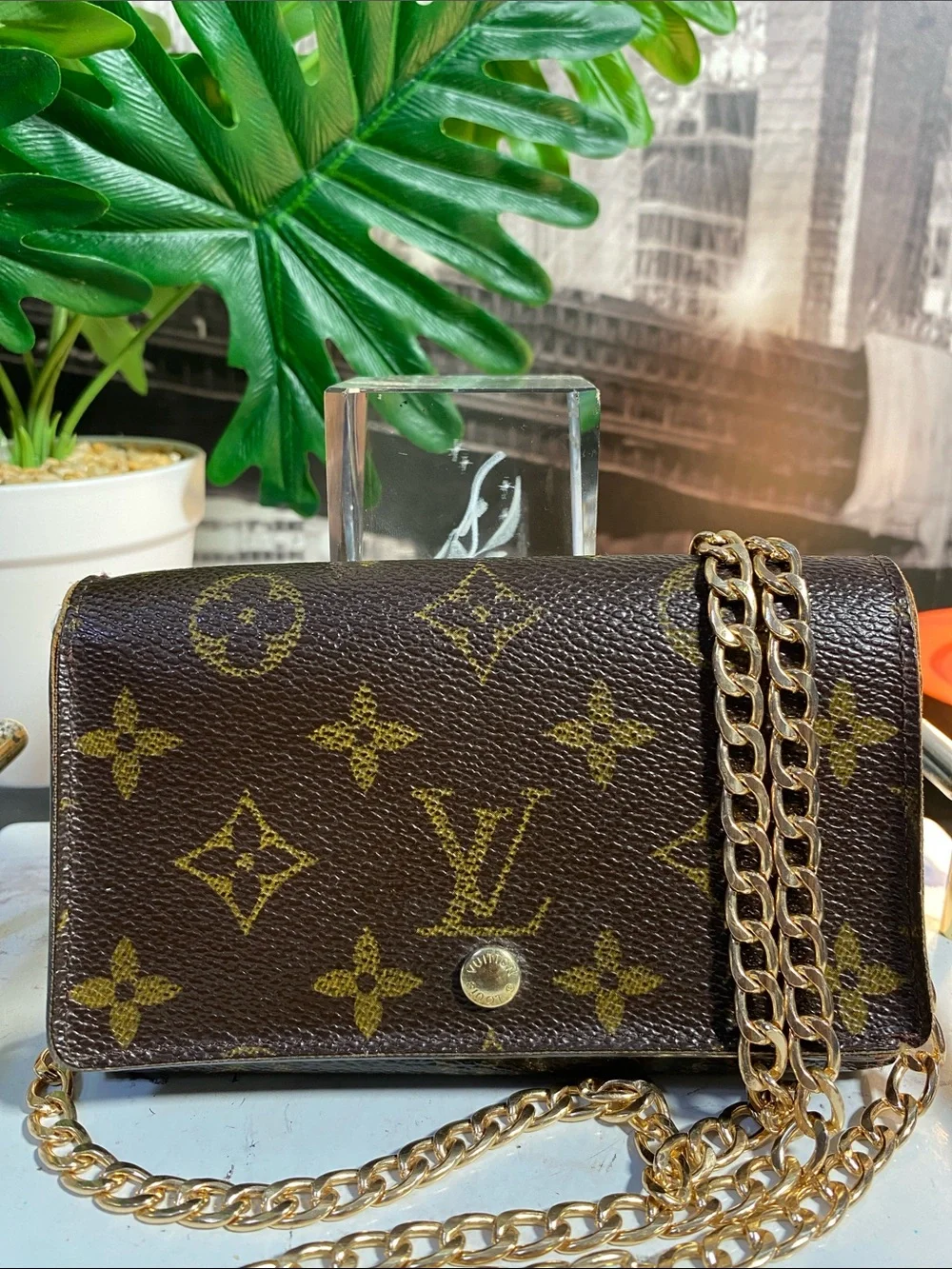 Authentic Louis Vuitton Brown Monogram Bifold Zippy Wallet On Chain